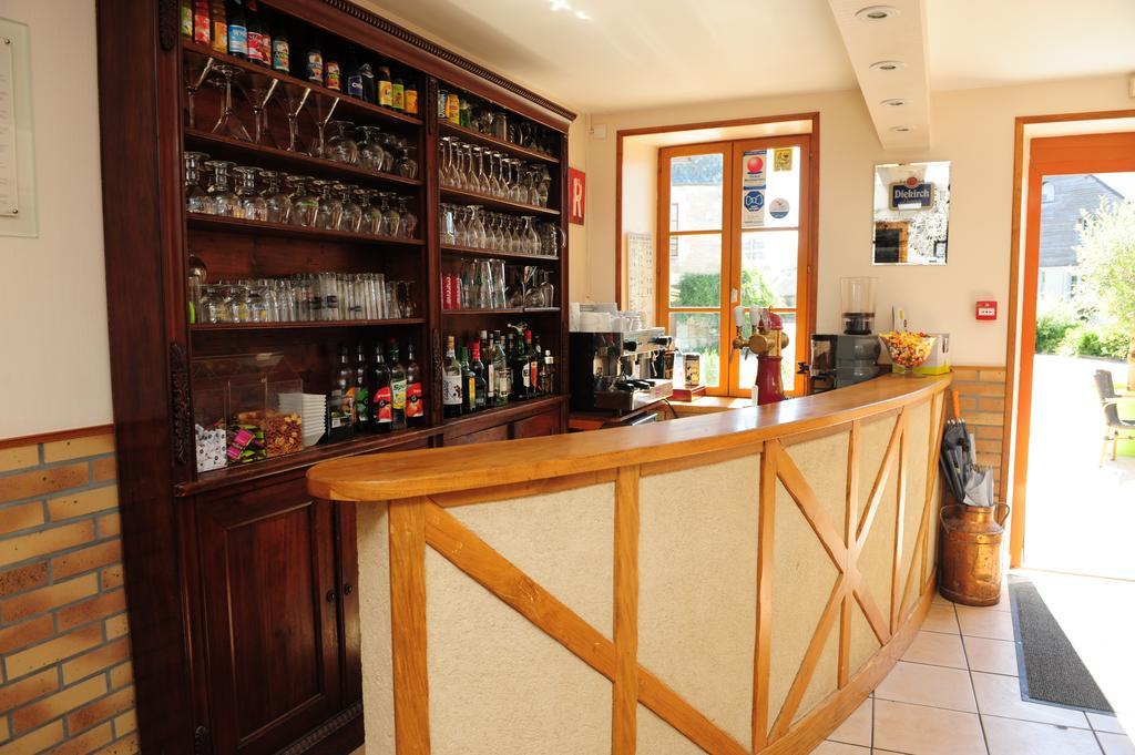 Logis Hotel Le Val De Vence Launois-sur-Vence Exterior photo